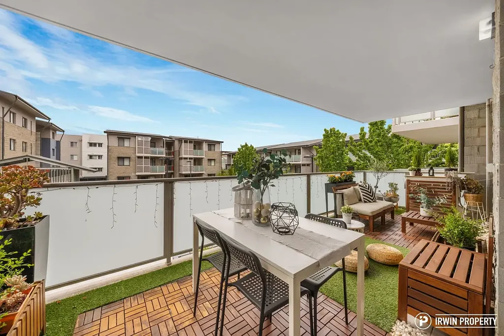 Bruce 2Kwarto Spacious (93m2) North East Facing Apartment with 2 Car Spaces