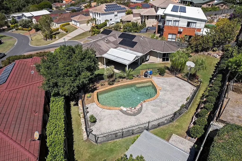 Bridgeman Downs 4房  Bridgeman Downs的迷人家庭住宅  Charming Family Home in Bridgeman Downs