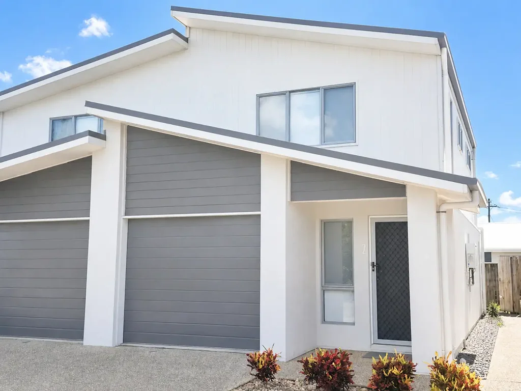 Modern Two Storey Townhouse in Popular Ooralea Location