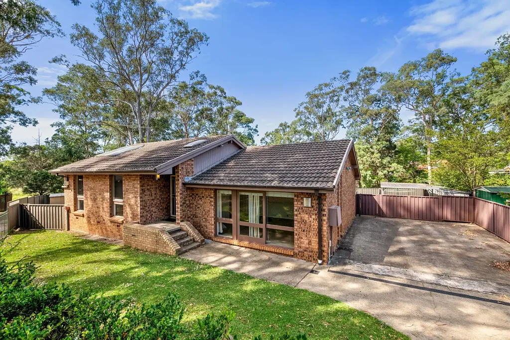 24 Amanda Place, Ingleburn, NSW 2565