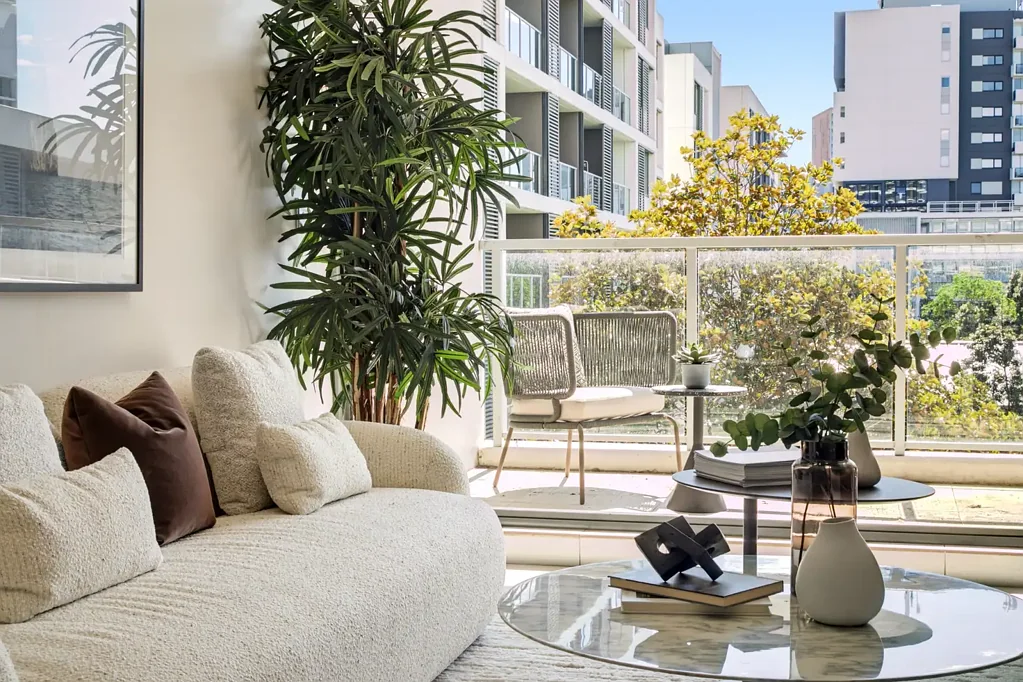 Zetland 1Moenga Stylish One-Bedroom Apartment with Study and Storage in the Heart of Zetland
