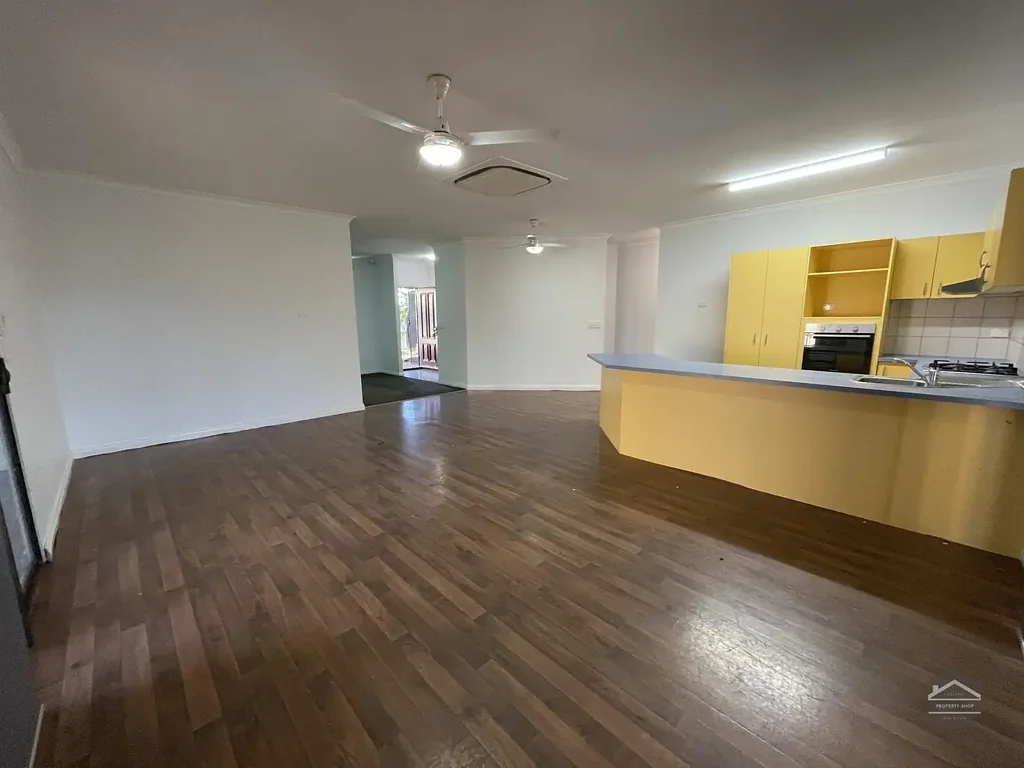 4X2 Family Home, Available Now!