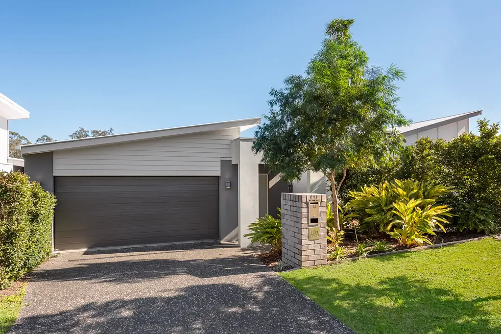Coomera 4 Bedroom Stunning Family Home in Coomera – Perfect for Modern Living!