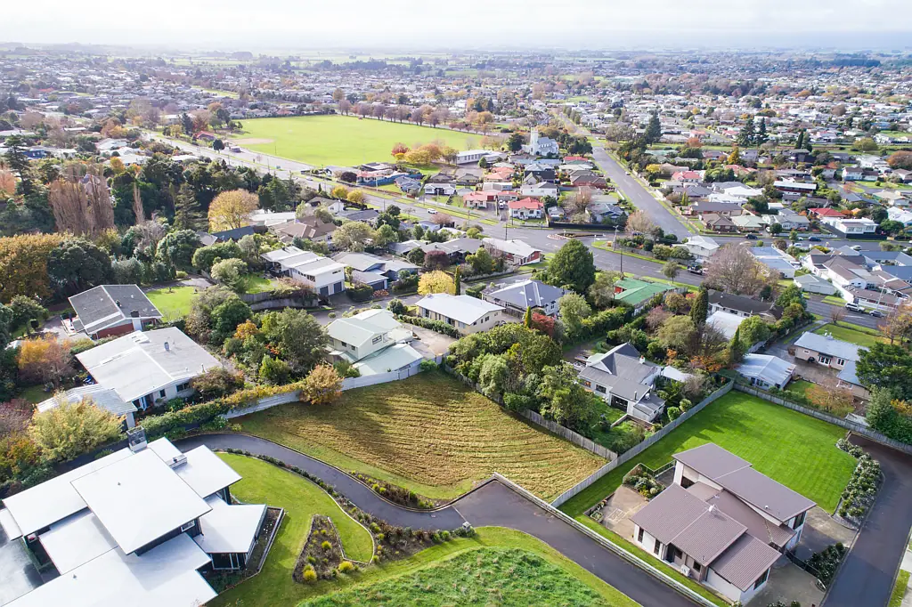 Feilding  Owners want sold