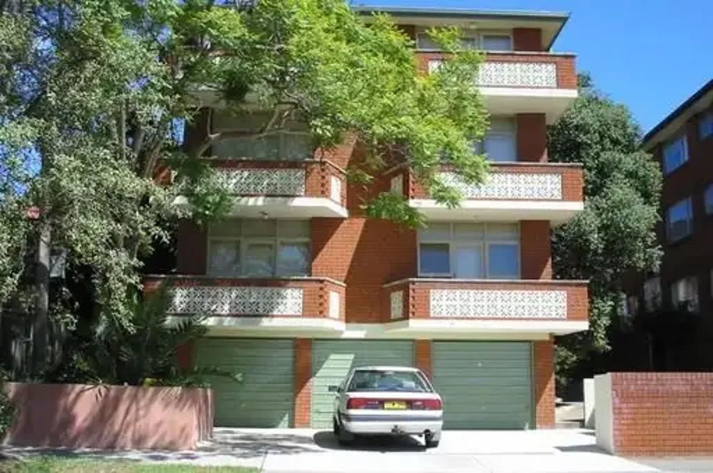 NEAT 1 BEDROOM APRATMENT