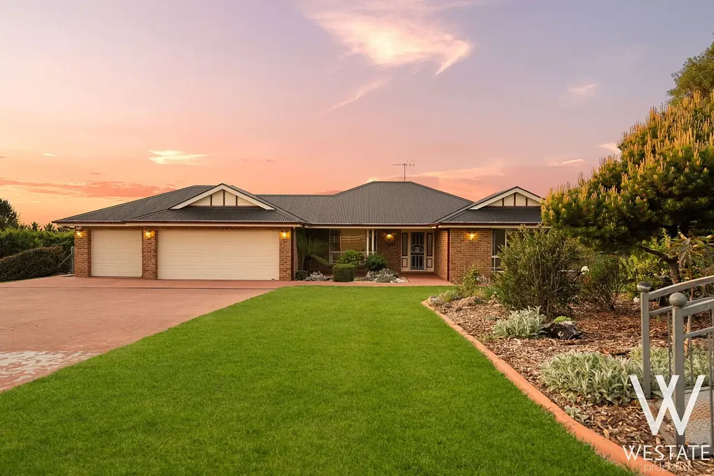 White Rock 7Zimmer PRESTIGIOUS LIVING IN BATHURST'S PREMIER ESTATE