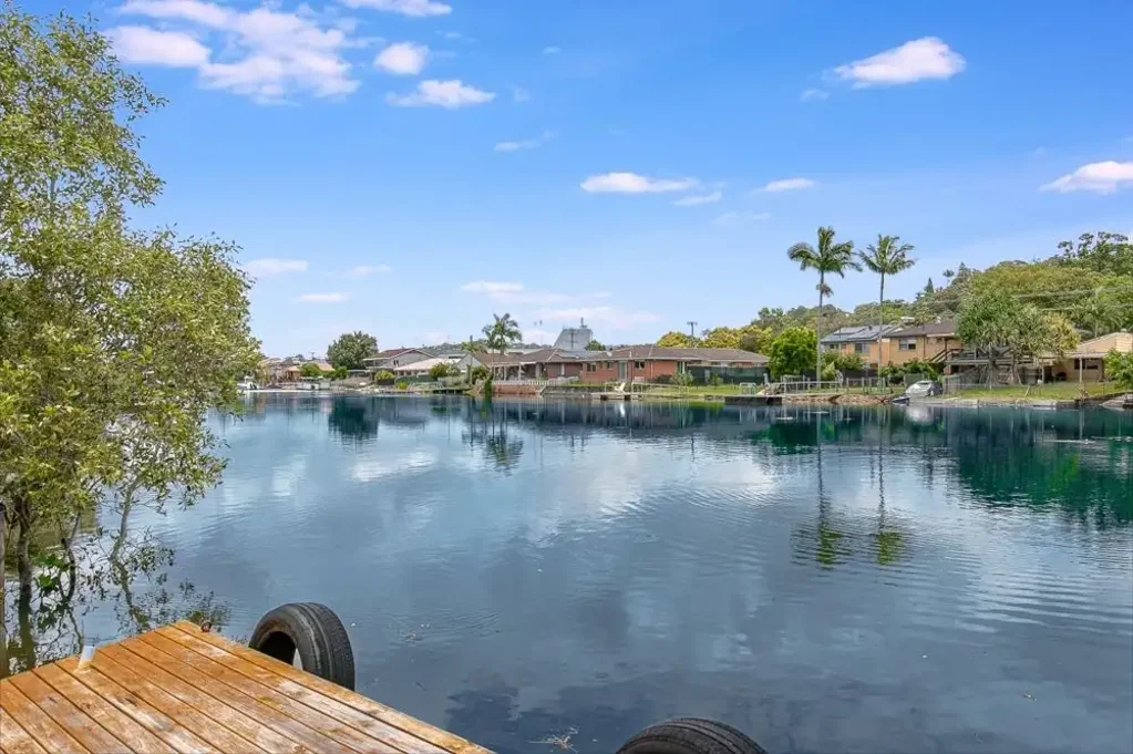 24 Lakes Drive, Tweed Heads West, NSW 2485