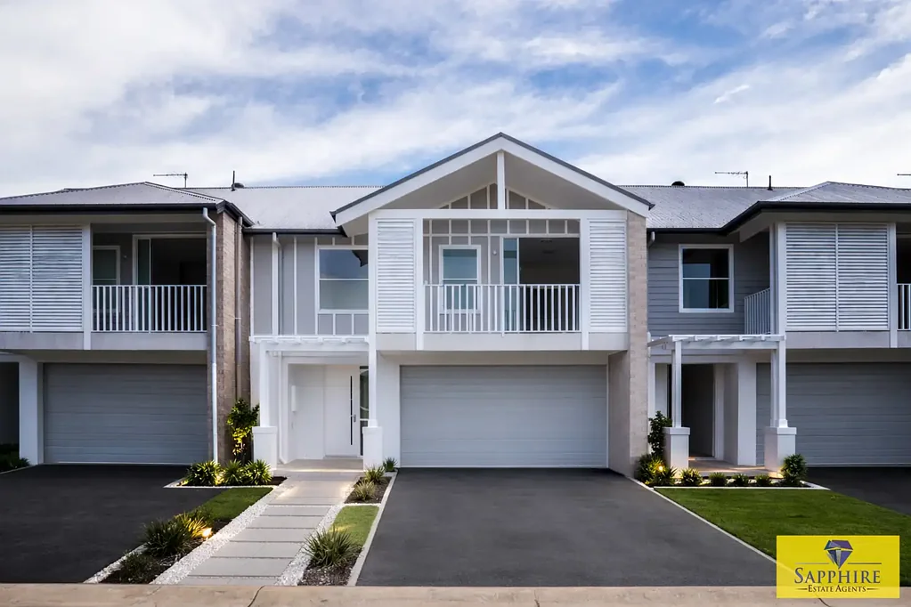 Oran Park 4房 4间卧室宽敞 WIR齐全 总统套房独立浴 现代厨房Caesarstone 台面 NBN ready 无Strata 便利学区商圈 Modern New 4-BED Terrace Home in Oran Park