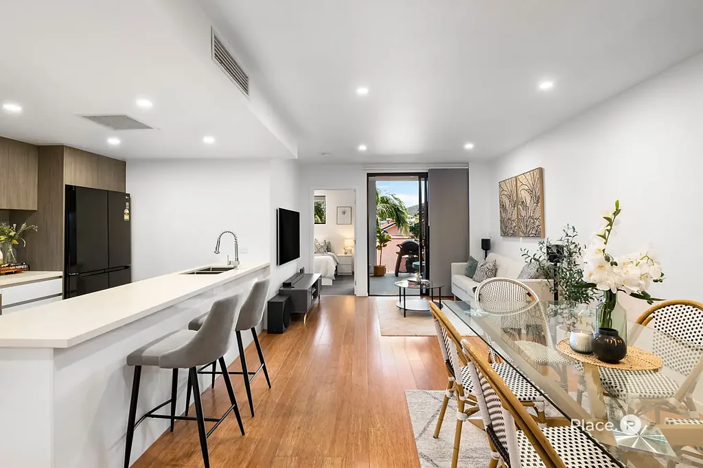 Indooroopilly 2ਬੈੱਡਰੂਮ Elegance meets low-maintenance luxury in central Indooroopilly