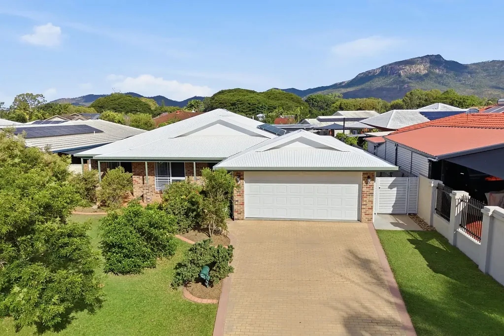 Annandale 4房  The Ultimate Family Lifestyle Home with Pool, Studio and Luxury Finishes