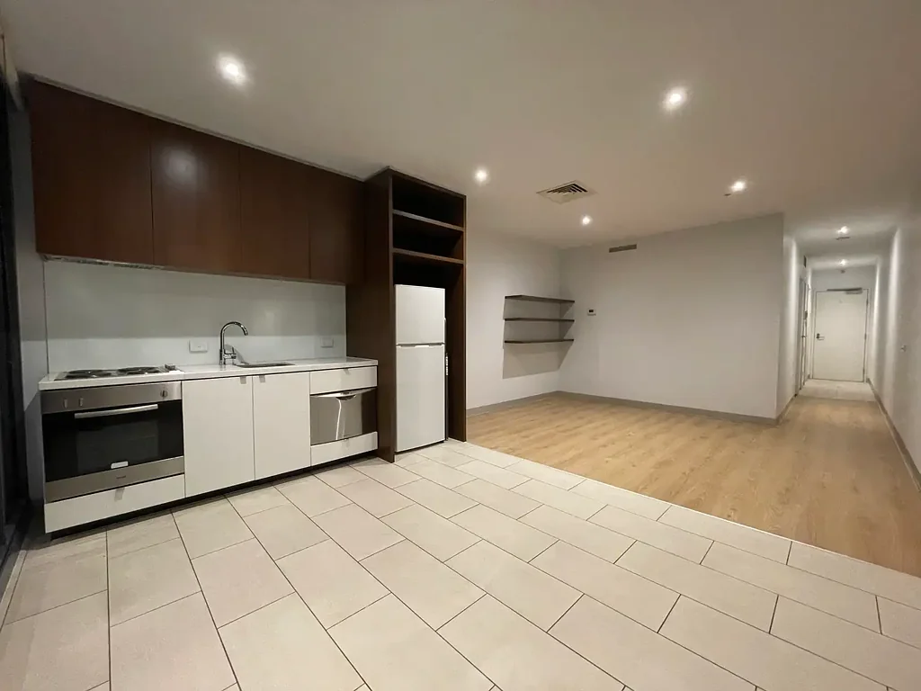 Melbourne 1 Bedroom Beautifully Renovated In Unparalleled Location