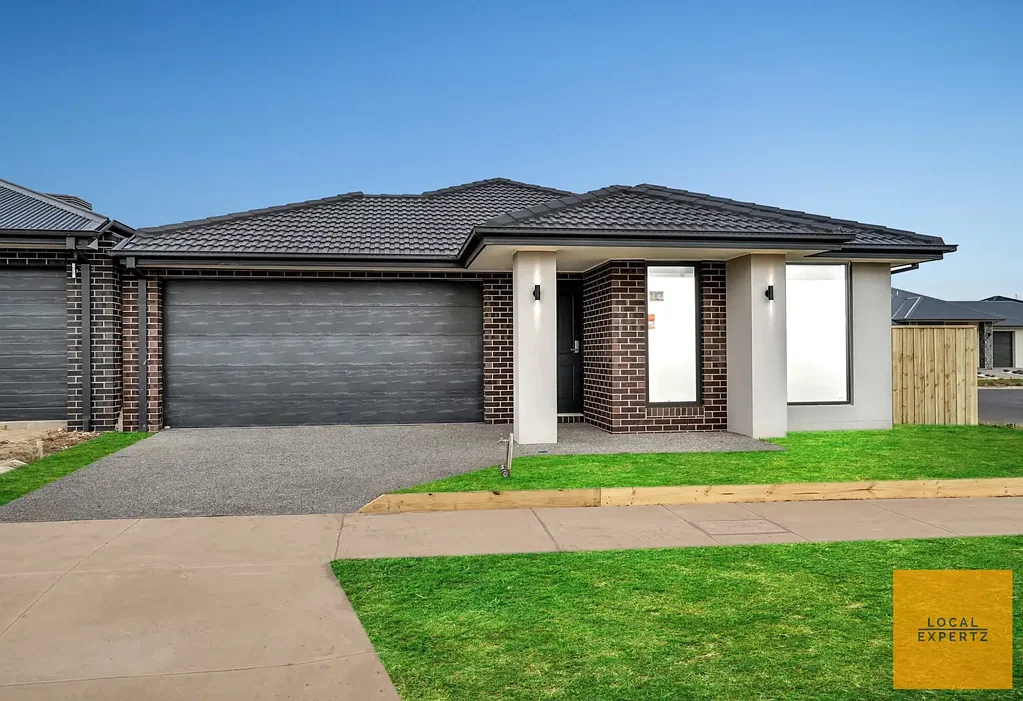 Proudly presenting this beautiful home in the ever so popular Bonnie Brook,