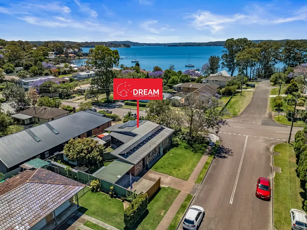 42 Excelsior Parade, Carey Bay, NSW 2283