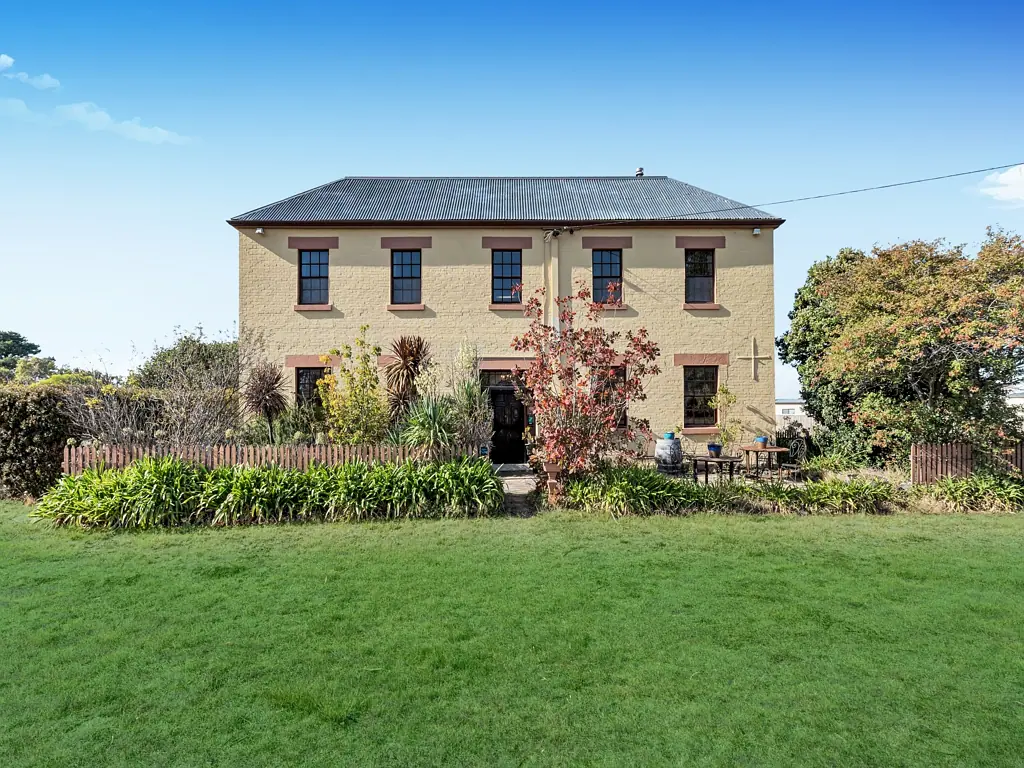 Swansea 10Moenga Magnificent Water Views Character Heritage Building 7BR Ensuite, Home or Business Choice is Yours