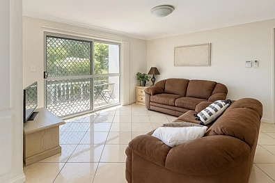 लिविंग रूम - Address Withheld, Redcliffe, QLD 4020