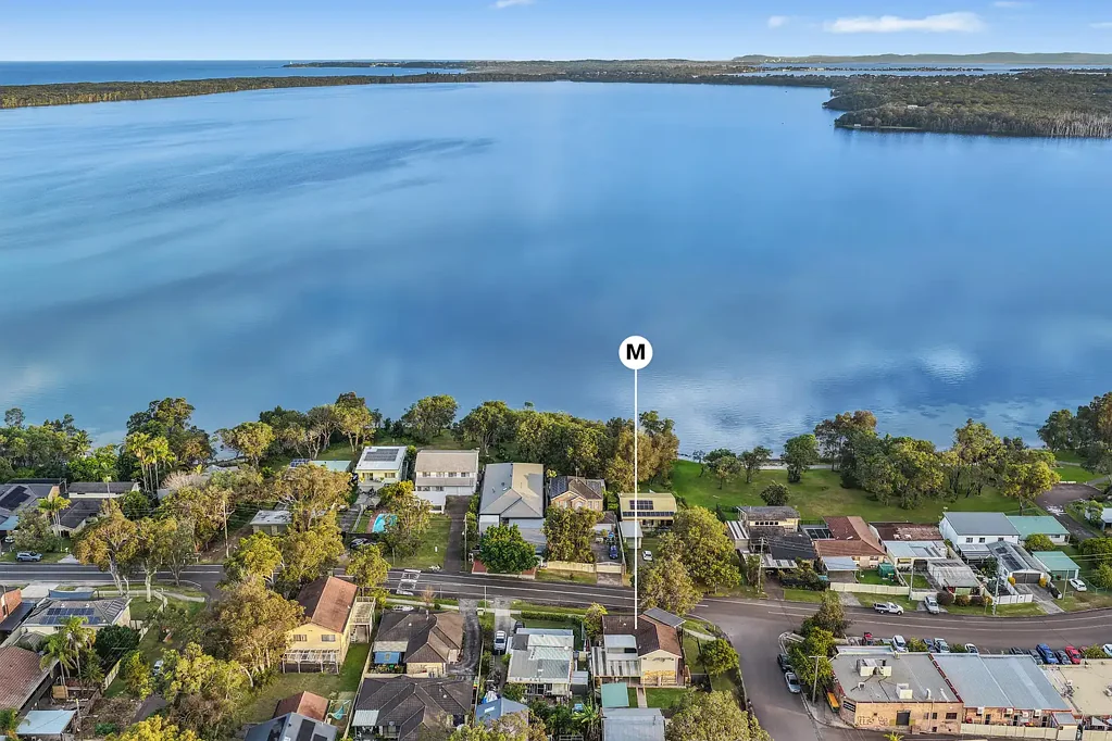 Lake Munmorah 5غرفة نوم Palatial family home