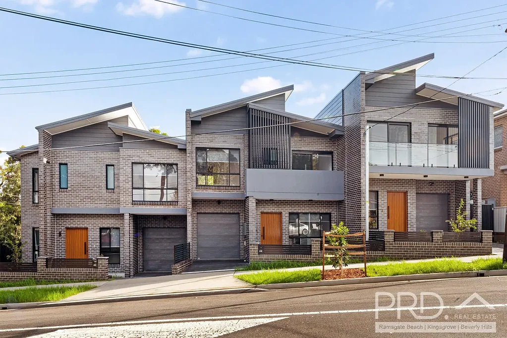 BRAND NEW ULTRA MODERN FIVE BEDROOM HOME