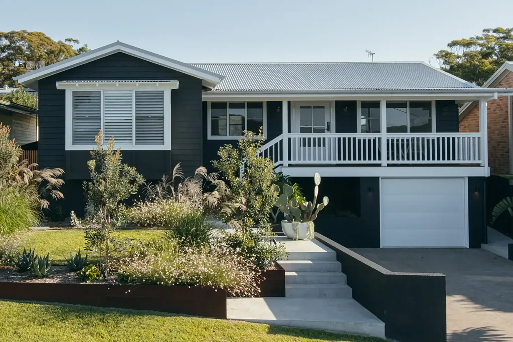 Terrigal 4房  A modern coastal  family entertainer