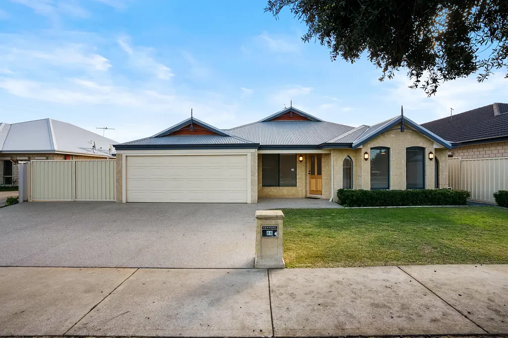 Spacious 4x2 with a huge workshop.