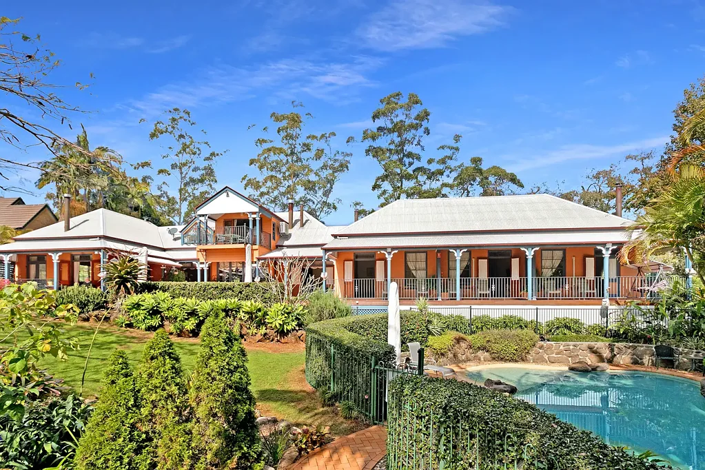 Montville 6બેડરૂમ Montville Provençal Estate – French Provincial Luxury on 2,427m² with Resort Pool, Guest Suites & Private Park Access