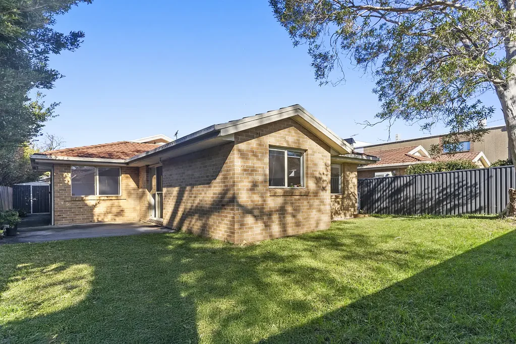 Kirrawee 3कमरा North-Facing Single-Level Living