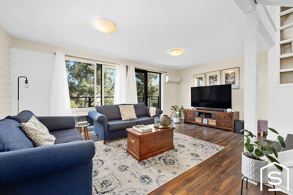East Ryde 4कमरा An Exceptional Opportunity with Future Potential on 872.6sqm in East Ryde