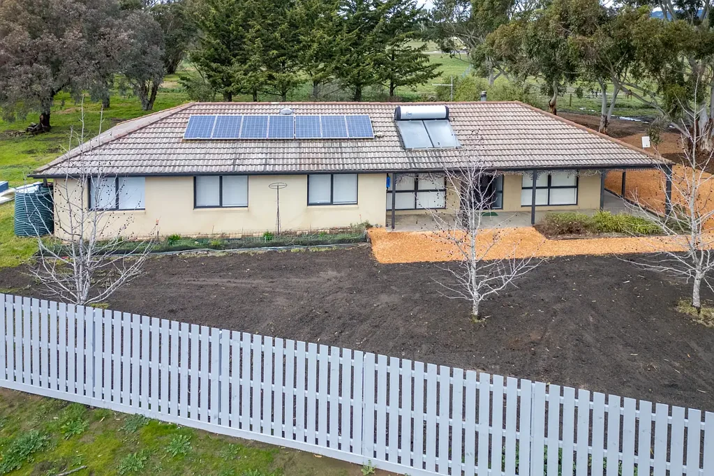 New Gisborne 4房  Private North-Facing Homestead on Approx. 6,000m²