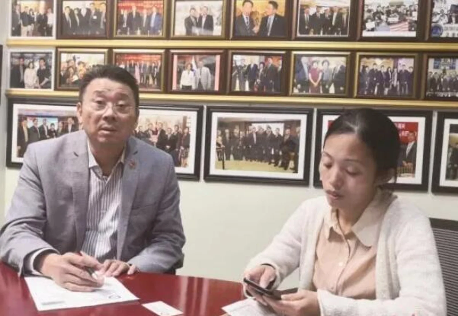 绿卡证件...全被扣!无证华人遭ICE抄家!