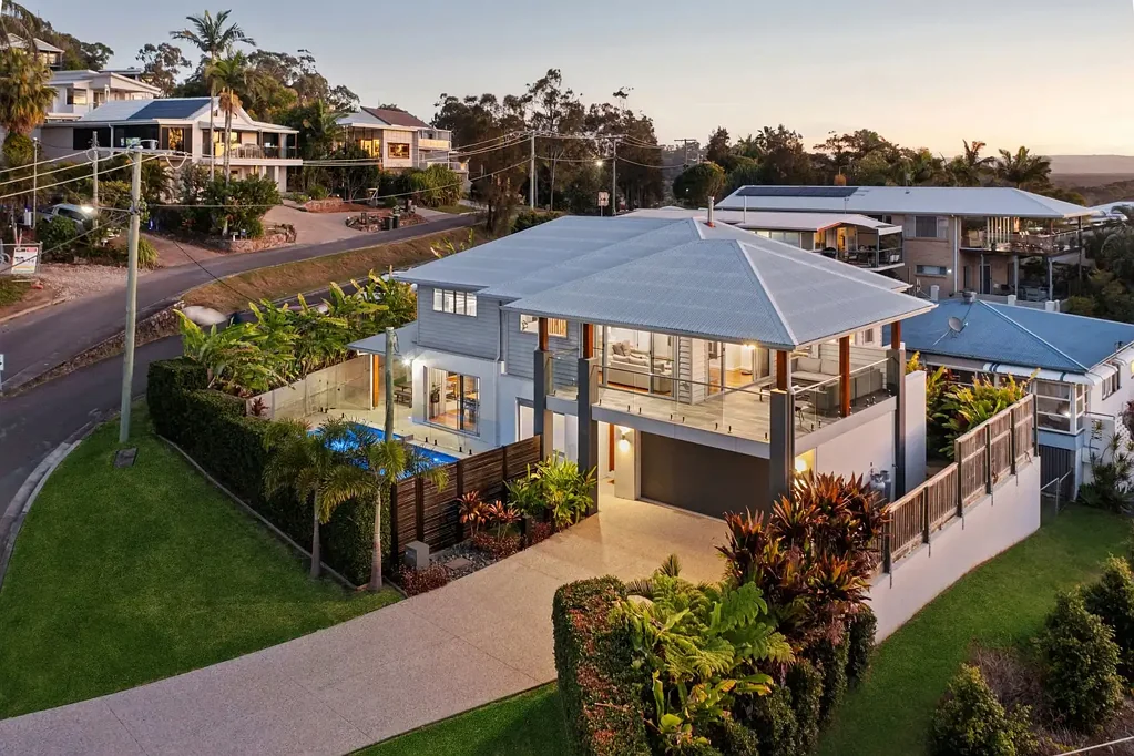 Coolum Beach 5 Bedroom Grand Contemporary Home with Beachside Appeal