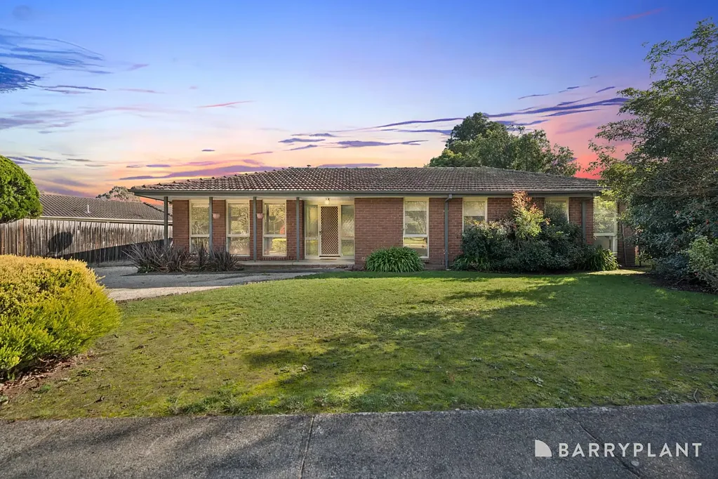 Berwick 4Zimmer Family Space, Future Potential & A Backyard to Enjoy!
