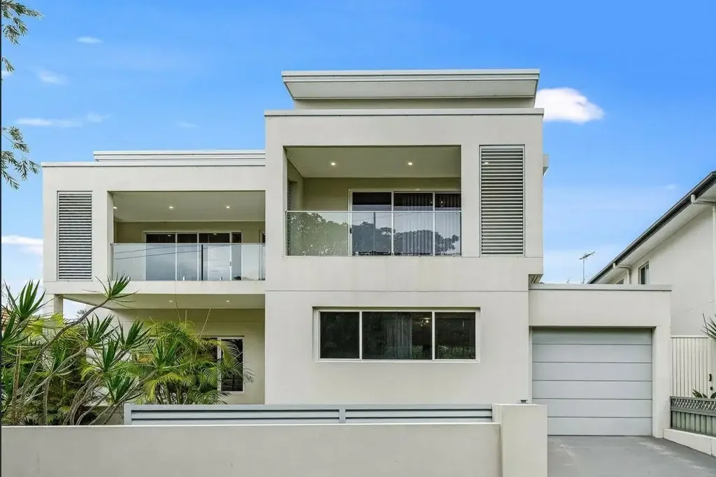 Modern family residence in beach side location