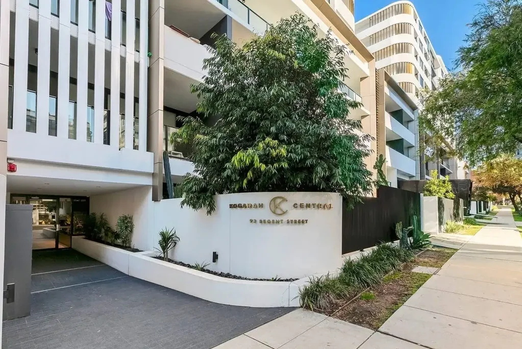 Kogarah 2ਬੈੱਡਰੂਮ North-Facing Retreat Footsteps from Town Centre