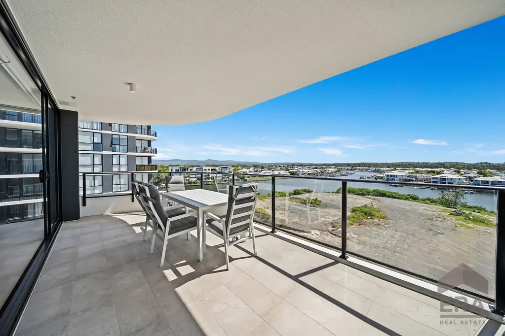 Hope Island 2침실 Brand New North-West Facing Apartment | Athena Quays – Resort-Style Living