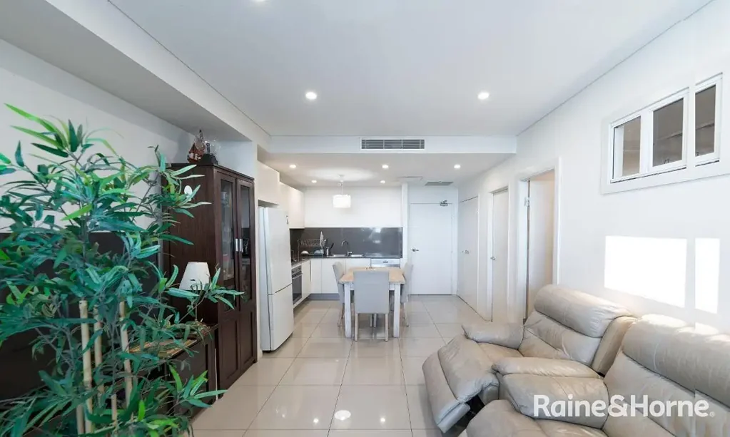 Canterbury 1 Bedroom Modern One-Bedroom Plus Study in Prime Canterbury Location