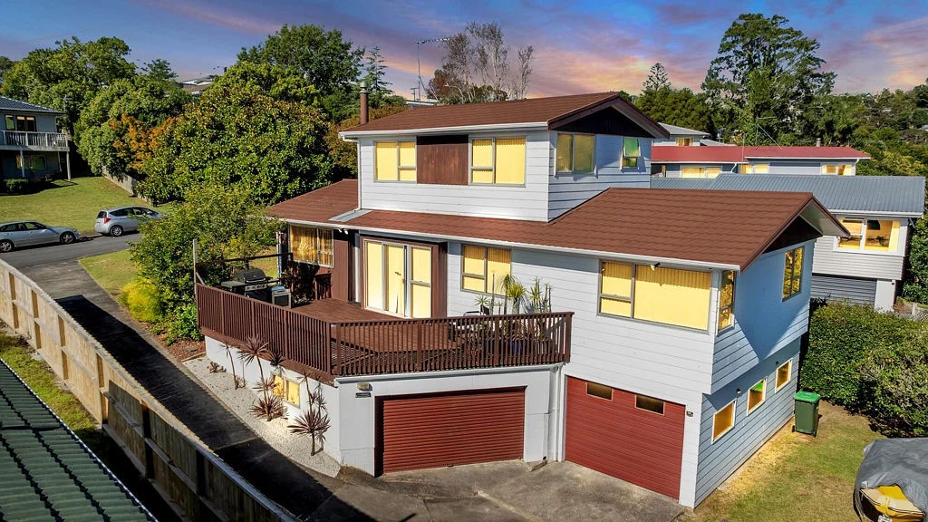 16 Pavola Grove, Glenfield, North Shore City, Auckland