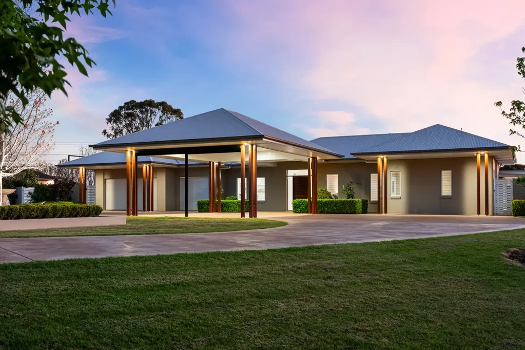 Darling Heights 5ห้องนอน High-End Acreage Living, Minutes From Town