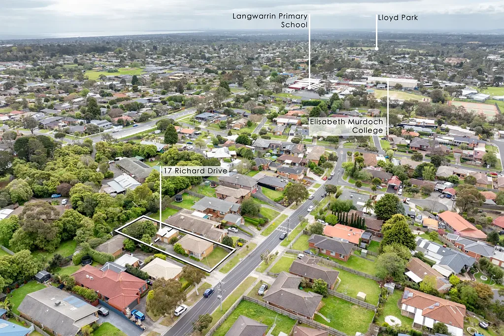 Langwarrin 4Kwarto Two Units on One Title = An Exceptional Investment Play
