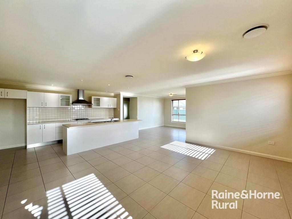 37 BLAXLAND DR, LLANARTH NSW 2795, 0 રૂમ, 0 બાથરૂમ, House