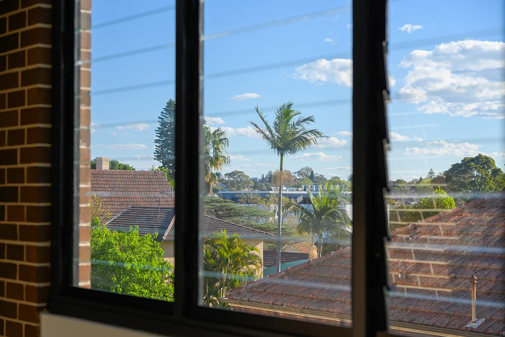 Burwood Brand New One Bed with Winter Garden ready to move in
