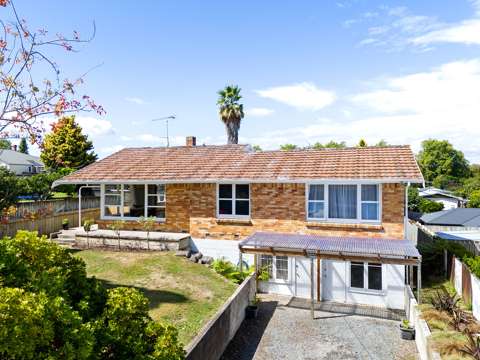 Cambridge 3房  Sensational Family Home