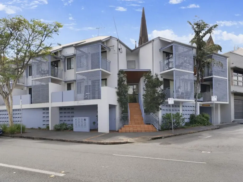 Inner-City Living at St Pauls Mews – A Spring Hill Gem!