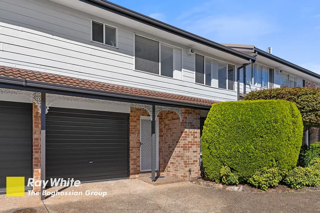 Kingsgrove 4غرفة نوم Nothing to Spend - Move Right In!