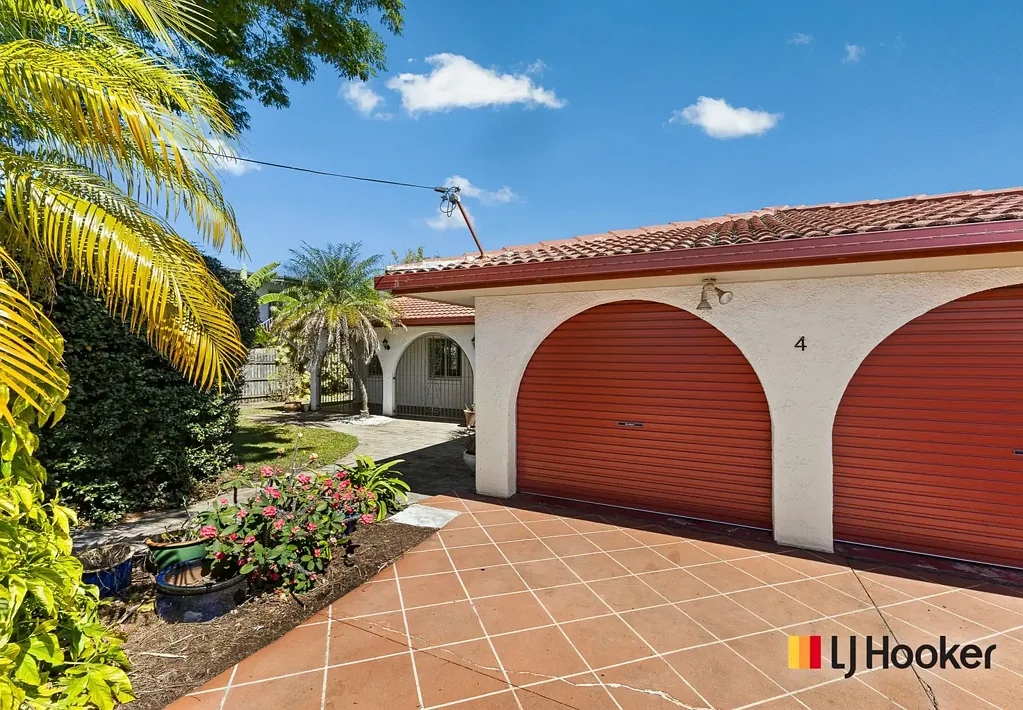 4 Saunders Street, Point Vernon, QLD 4655