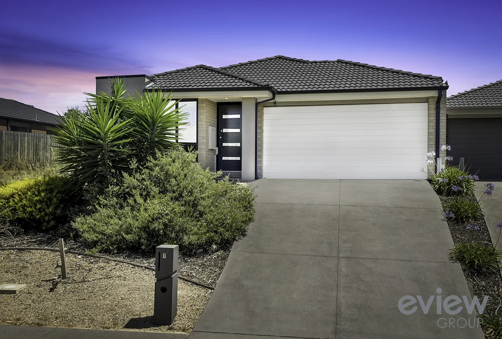 73 Burbidge Drive, Bacchus Marsh, VIC 3340