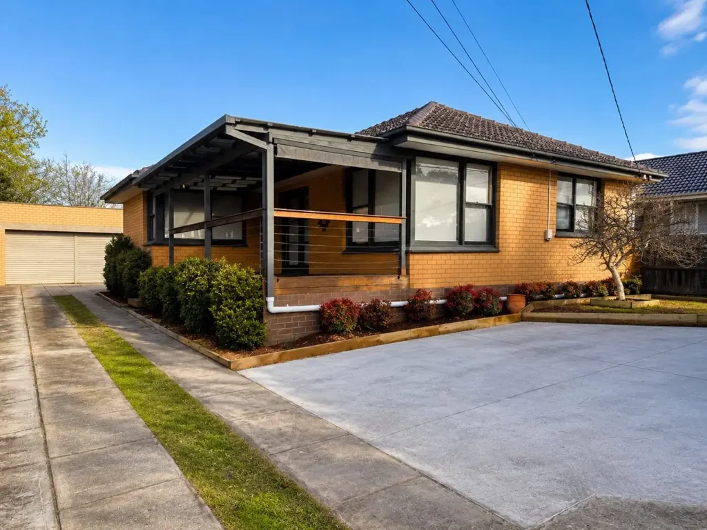 Comfortable 3-Bedroom Home with Double Garage