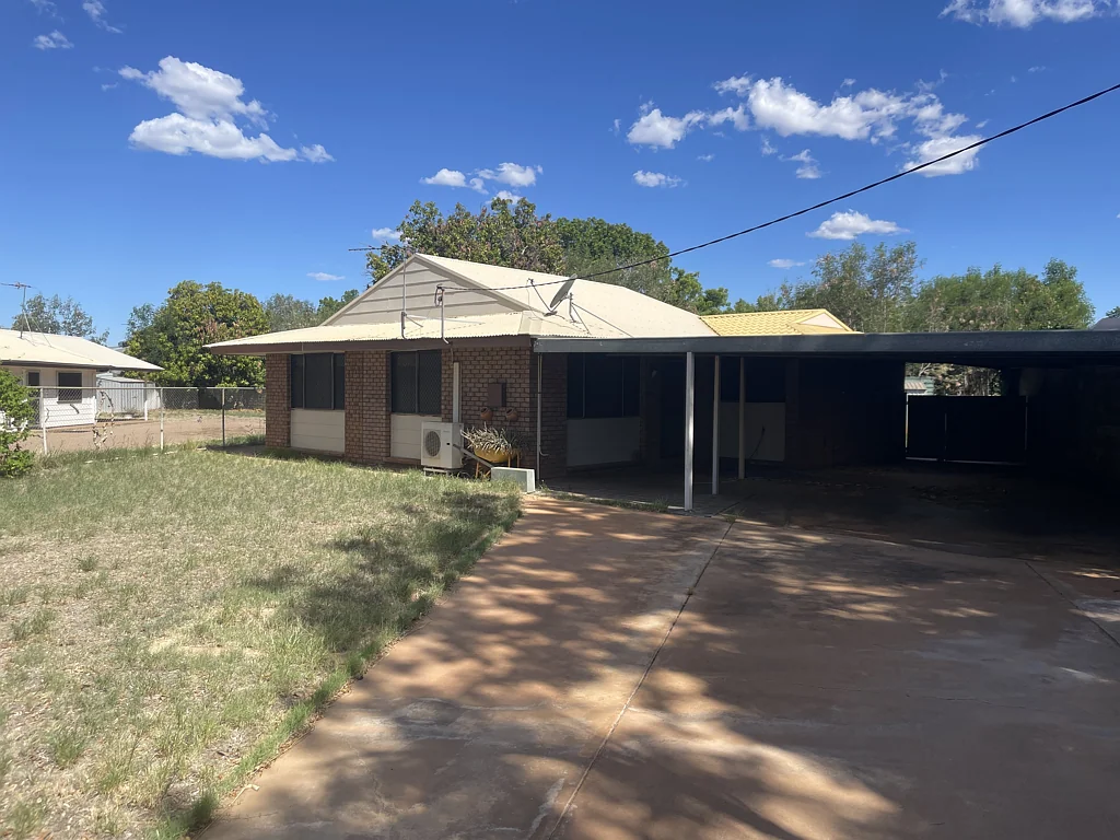 Tennant Creek 4chambre Easy living - Tidy Home - Great Location