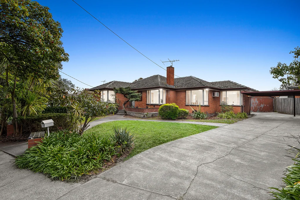 Notting Hill 3 Bedroom Prized Location, Standout Quality on 807sqm (Approx.)