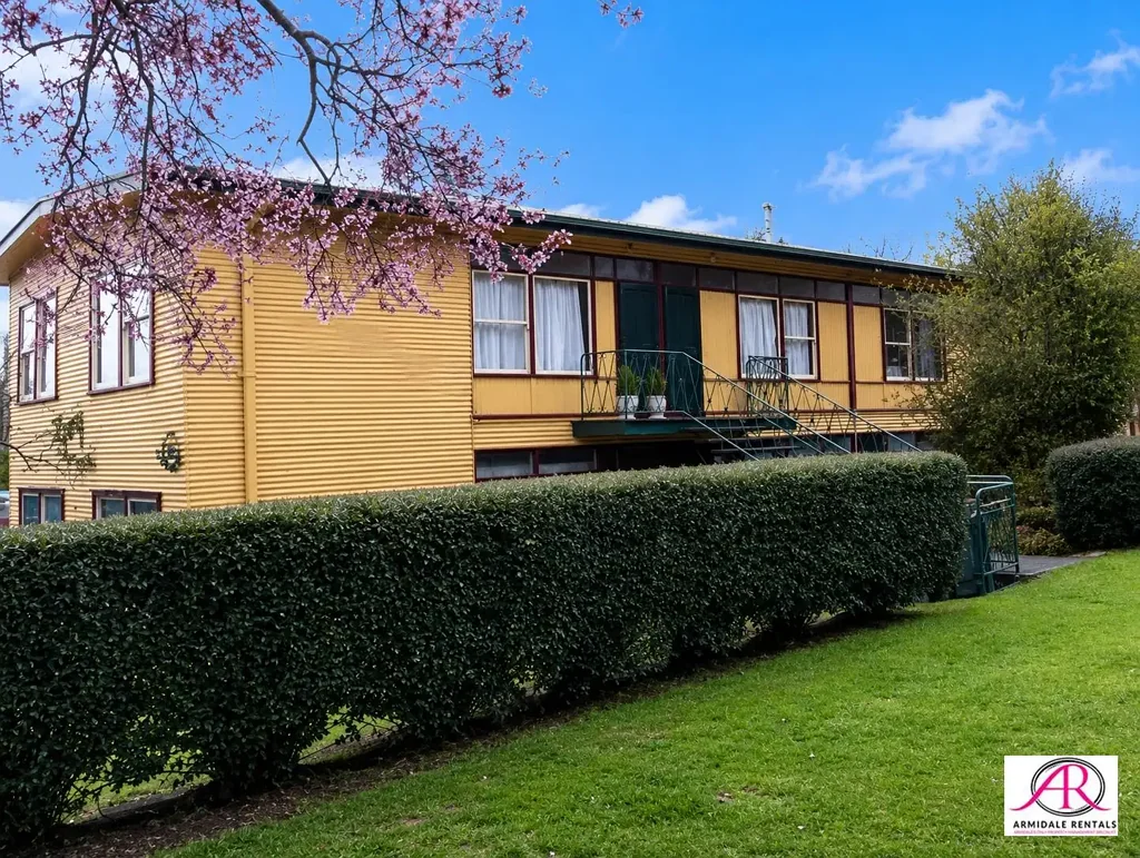1 bedroom unit - walk to town