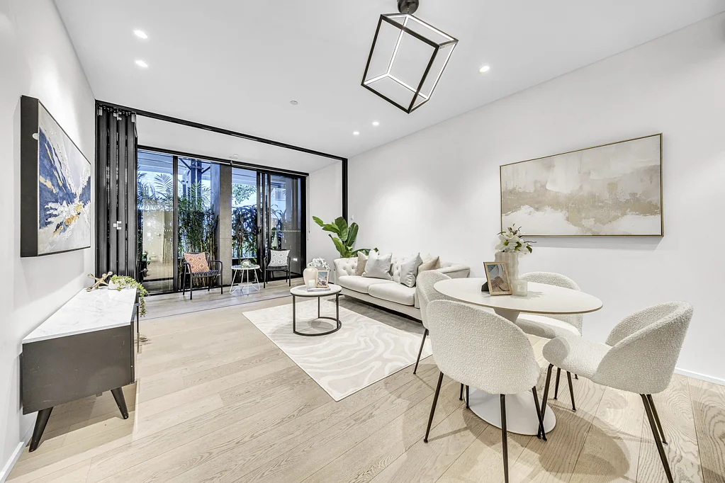 Chippendale 1બેડરૂમ Split-Level Designer Residence | 1 Bedroom + Huge Study/Media Room