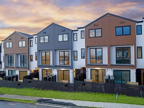 6/2 Reeves Road, Pakuranga, Manukau City, Auckland